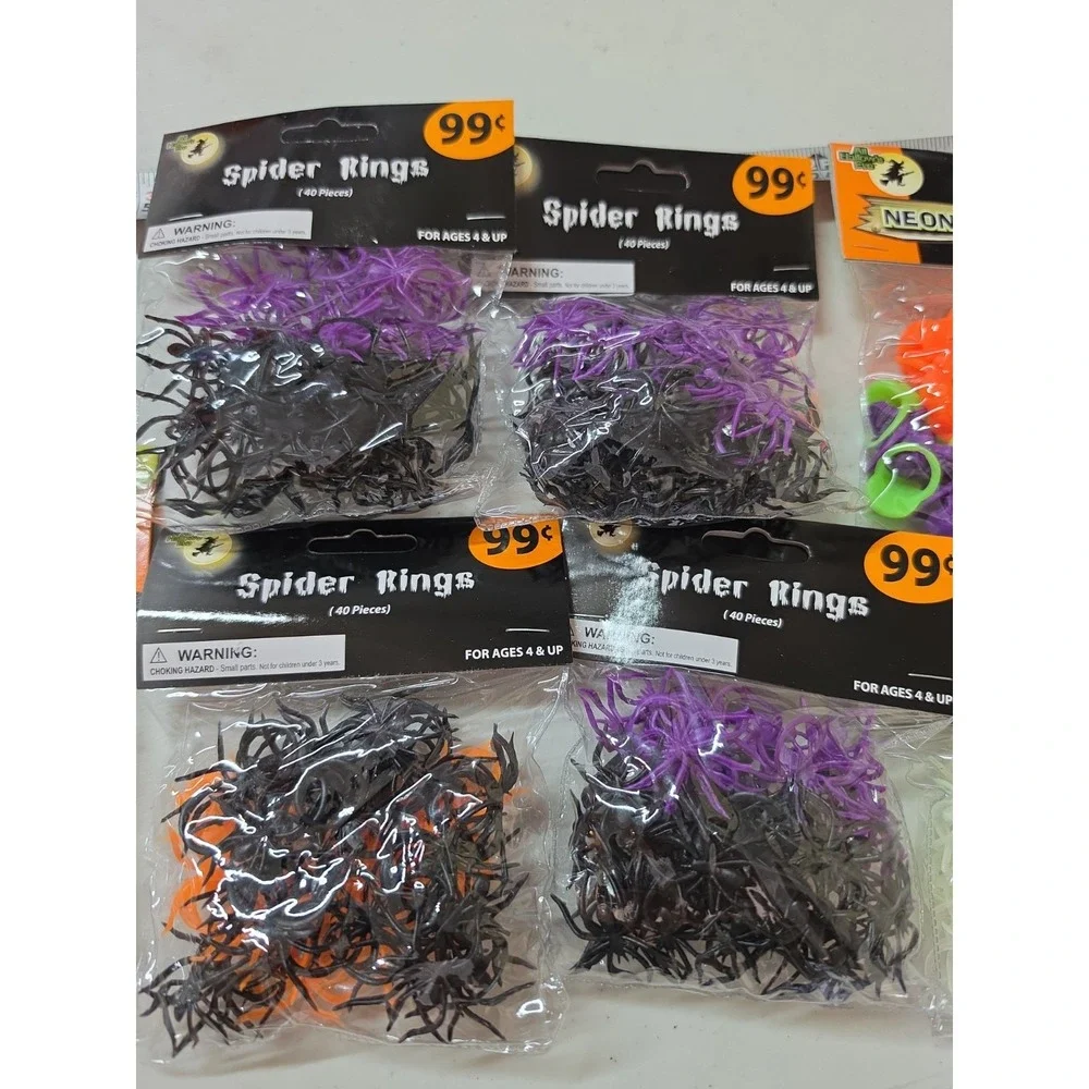 Plastic Spider Skull Rings 7 Packages Glow In The Dark 232 Rings Halloween Kids